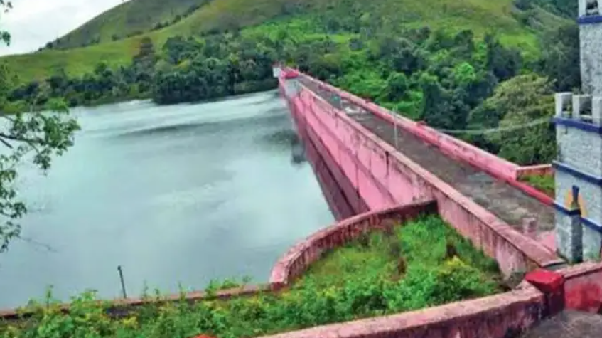 മുല്ലപ്പെരിയാറിൽ ജലനിരപ്പ് താഴുന്നു; വൃഷ്ടിപ്രദേശത്ത് മഴയ്ക്കായി പ്രത്യേക പ്രാർത്ഥനയുമായി തമിഴ്നാട്