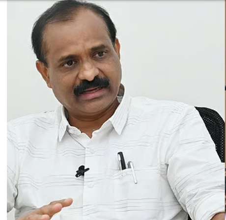രാജിക്കത്ത് നല്കേണ്ടത് കോര്പറേഷന് സെക്രട്ടറിക്കെന്ന് മേയര്, കത്ത് കിട്ടിയിട്ടില്ലെന്ന് സെക്രട്ടറി; ഉയര്ന്ന പദവി നല്കി അനുനയിപ്പിക്കാന് നീക്കം