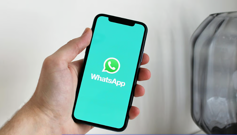 അഞ്ച് ലക്ഷം ഡൗണ്‍ലോഡുകള്‍; പ്ലേ സ്‌റ്റോറില്‍ വ്യാജ വാട്‌സ്ആപ്പ്, മുന്നറിയിപ്പ്