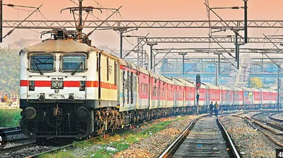 ഭക്ഷണം മാത്രമല്ല, എന്തും കിട്ടും; സ്റ്റേഷനുകളില് ഡെലിവറി സേവനം ഒരുക്കാന് റെയില്വേ