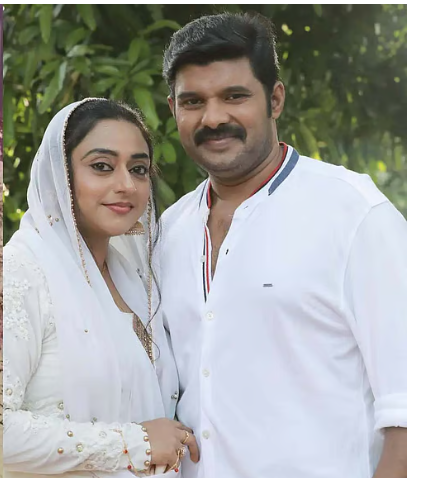 ‘ഞാനും മക്കളും നടുക്കടലില്‍ പെട്ട അവസ്ഥ, എത്രനേരം പിടിച്ചു നില്‍ക്കാന്‍ പറ്റുമെന്ന് അറിയില്ല’; ഉള്ളുപൊള്ളി രഹ്ന നവാസ്