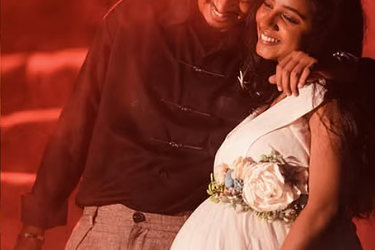 കുഞ്ഞതിഥിയെ വരേവൽക്കാനൊരുങ്ങി സംഗീത്, ആശംസകളുമായി നസ്ലിനും മാത്യുവും